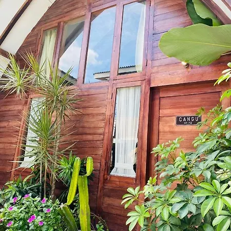 Kampoeng Saya Hotel Seminyak  Exterior photo